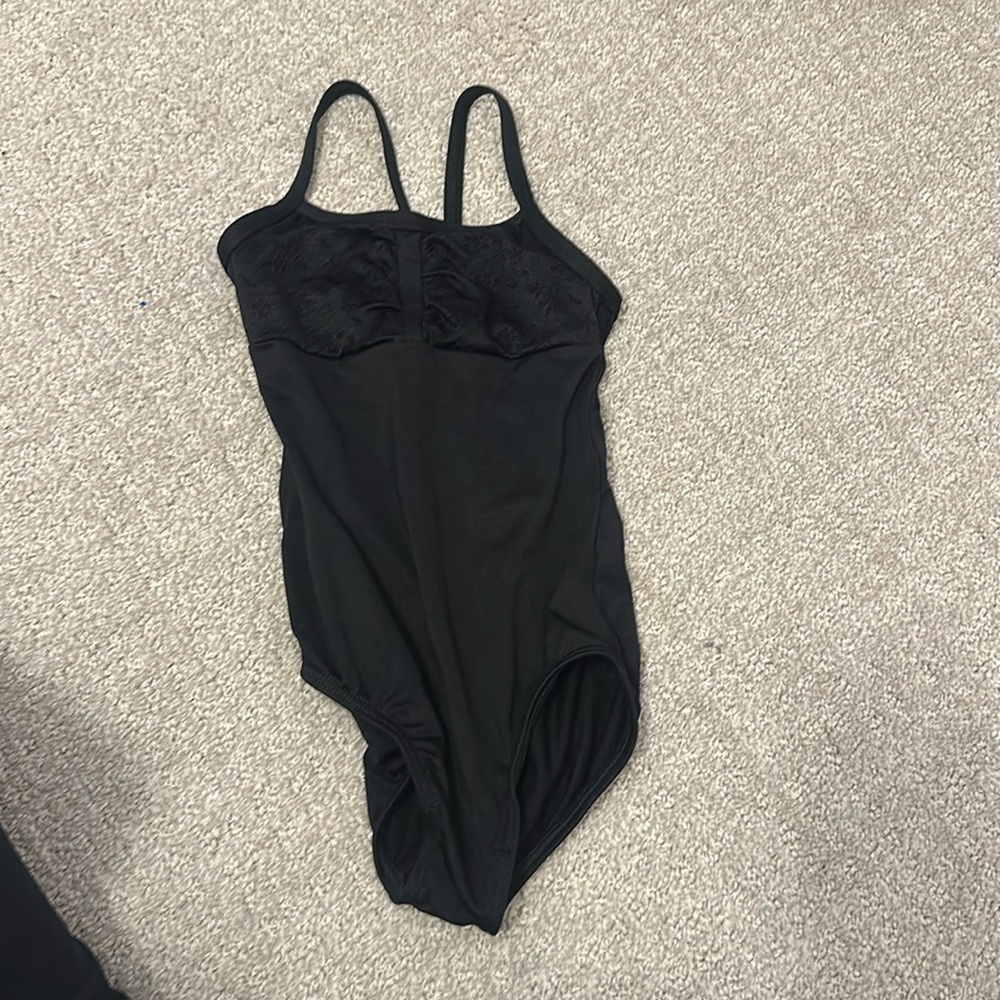 Dance N Motion leotard. Size CM, like new